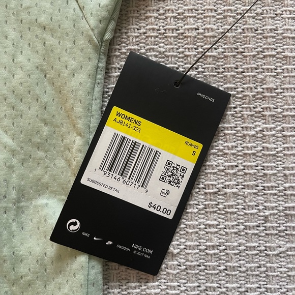 Nike Dri-Fit Workout Tee - Picture 5 of 5